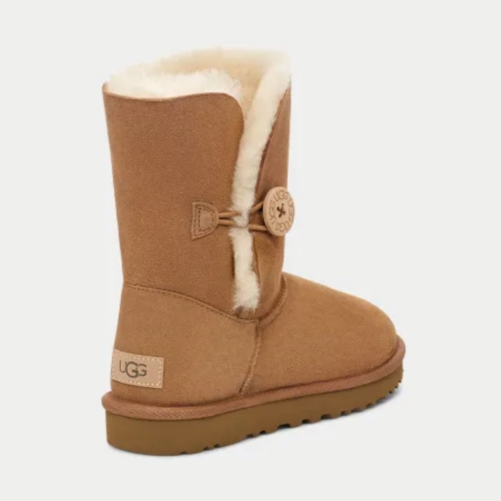 UGG Chestnut Bailey Button II Boots